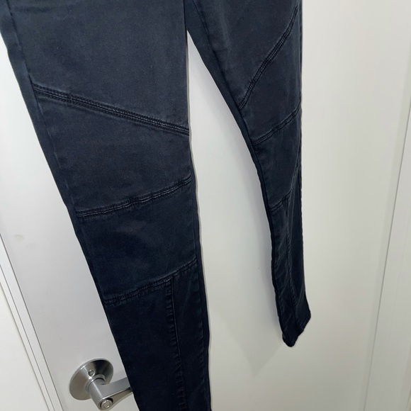 American Eagle Black Cargo Style Pants Size 4 Like New - Picture 2 of 7